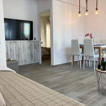 Coqueto Apartamento De Playa Con Piscina Y Terraza บาเลนเซีย ภายนอก รูปภาพ