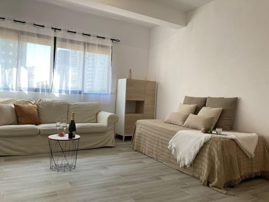 Coqueto Apartamento De Playa Con Piscina Y Terraza บาเลนเซีย ภายนอก รูปภาพ