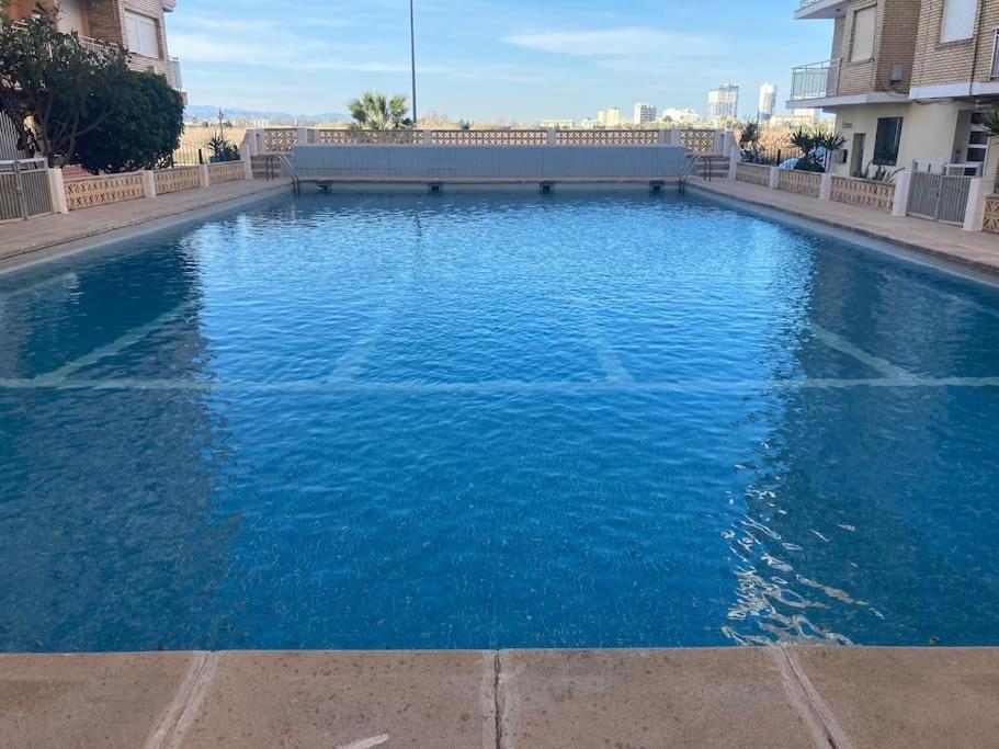Coqueto Apartamento De Playa Con Piscina Y Terraza บาเลนเซีย ภายนอก รูปภาพ