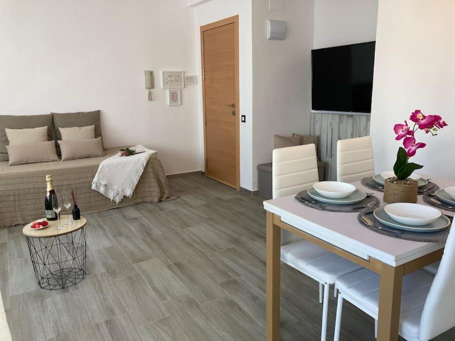 Coqueto Apartamento De Playa Con Piscina Y Terraza บาเลนเซีย ภายนอก รูปภาพ